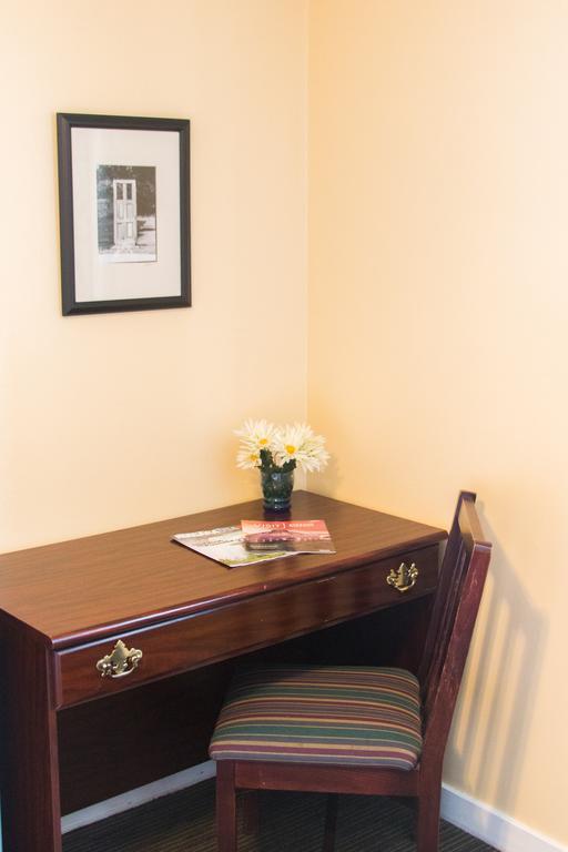 Clarence Inn Extended Stay Clarence Center Room photo